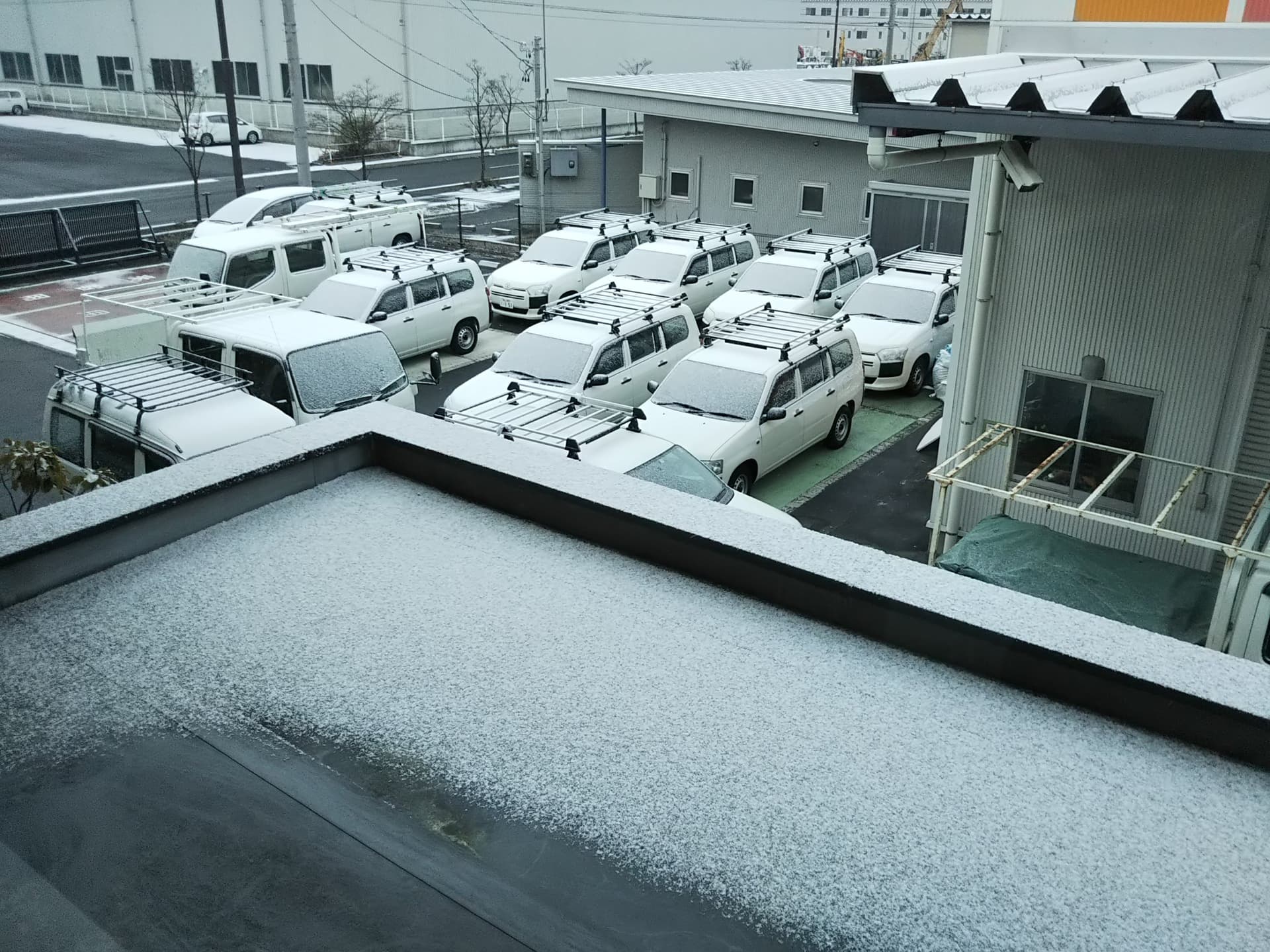 郡山市　郡山塗装駐車場の雪